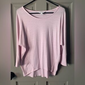 𝅺market and spruce, pink, 3/4 inch sleeve, small.